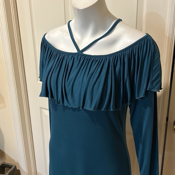 Chaser Ruffle Front Dress. NWT. Medium - Picture 2 of 8